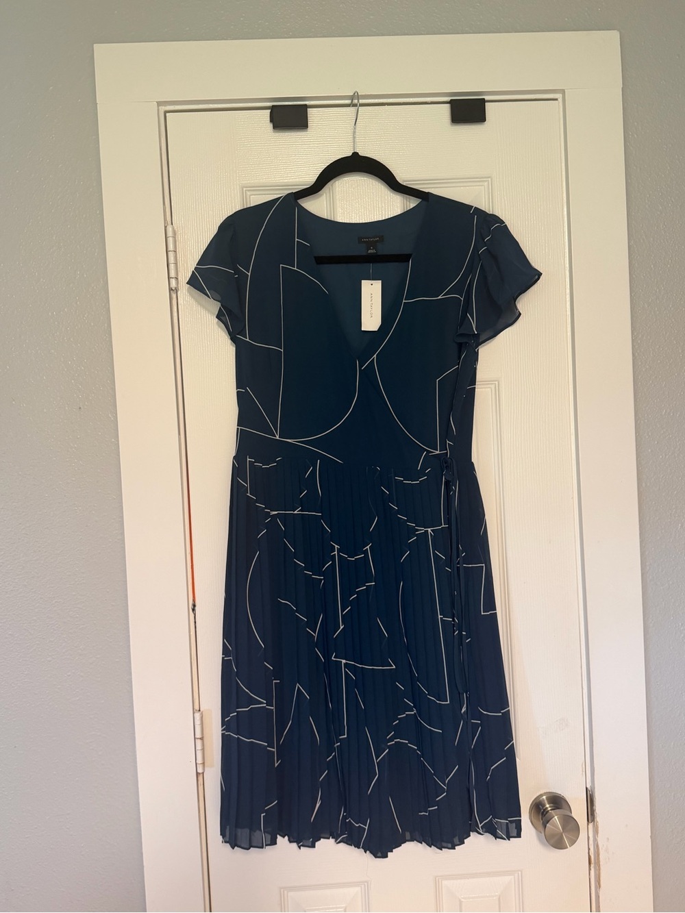 Ann Taylor Navy Pleated Midi Dress with Abstract Cream Lines - Picture 2 of 3